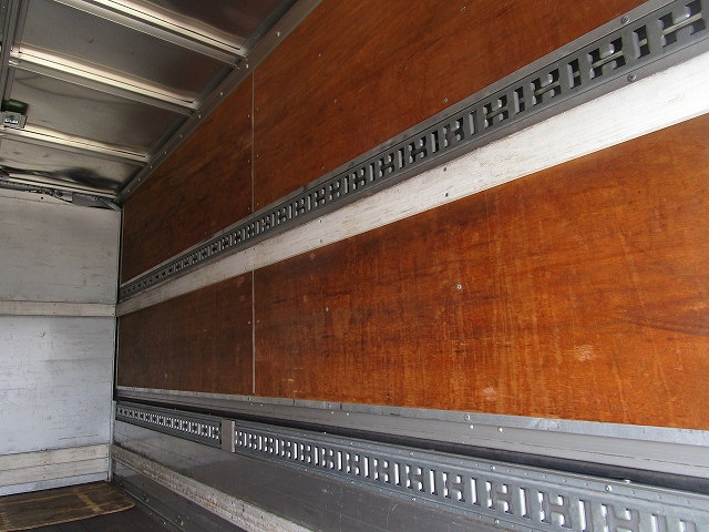 三菱ふそうキャンターアルミウイング小型（2t・3t）[写真25]