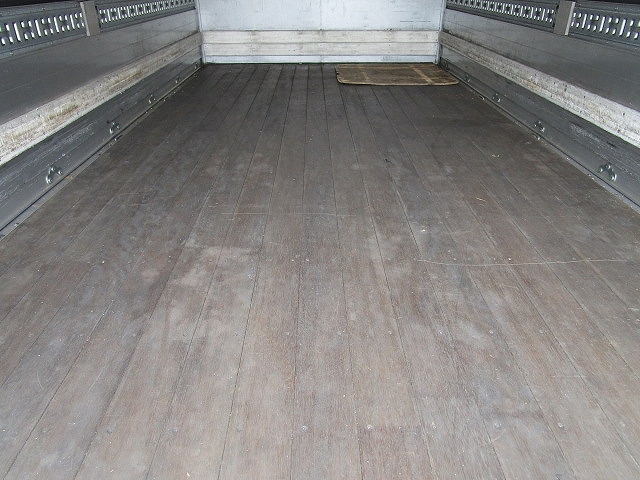 三菱ふそうキャンターアルミウイング小型（2t・3t）[写真26]