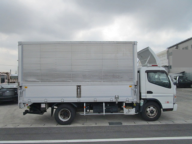 三菱ふそうキャンターアルミウイング小型（2t・3t）[写真07]