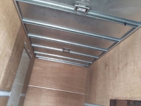 いすゞエルフアルミバン小型（2t・3t）[写真17]