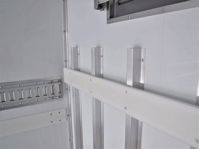 日野レンジャー冷凍車（冷蔵車）中型（4t）[写真15]