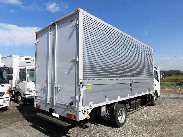 三菱ふそうキャンターアルミウイング小型（2t・3t）[写真02]