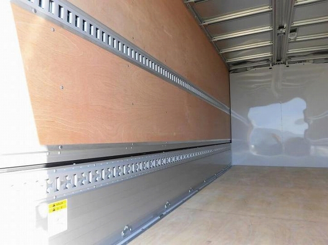 三菱ふそうキャンターアルミウイング小型（2t・3t）[写真07]