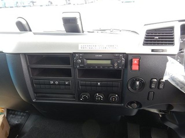 三菱ふそうファイターアルミブロック中型（4t）[写真14]