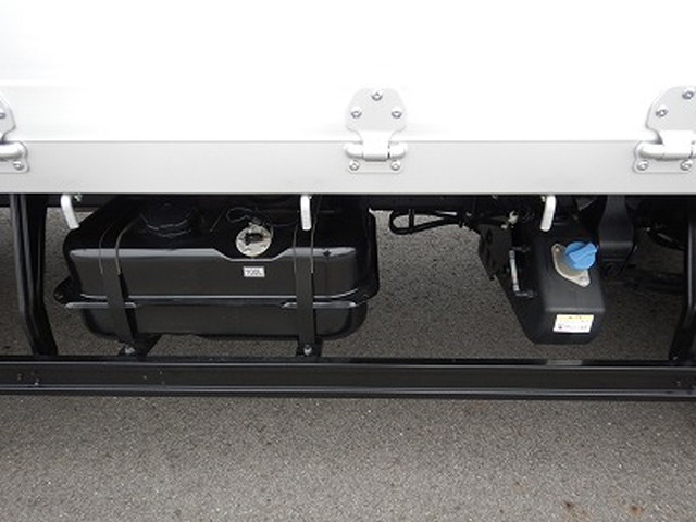 三菱ふそうファイターアルミブロック中型（4t）[写真25]