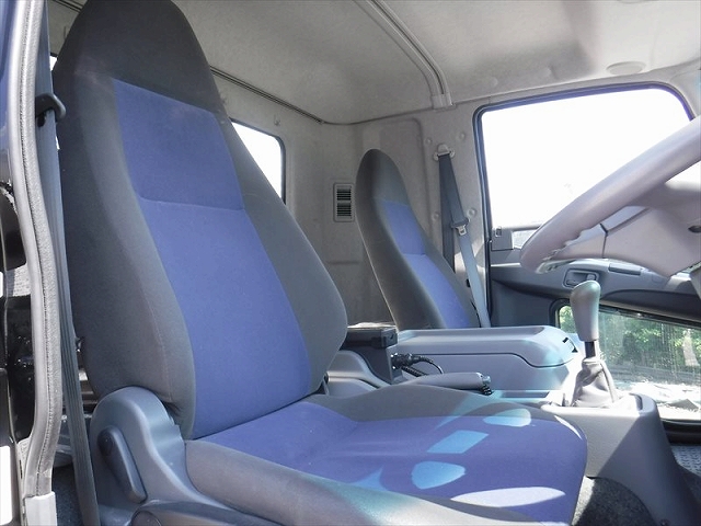 三菱ふそうファイターアルミウイング中型（4t）[写真27]