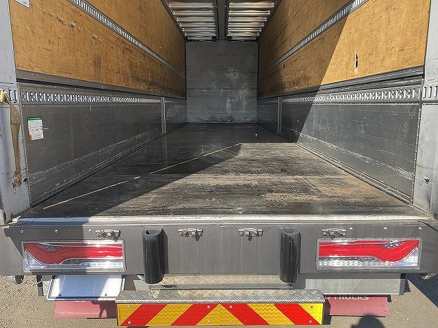 UDトラックスクオンアルミウイング大型（10t）[写真17]