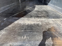 UDトラックスクオンアルミウイング大型（10t）[写真21]