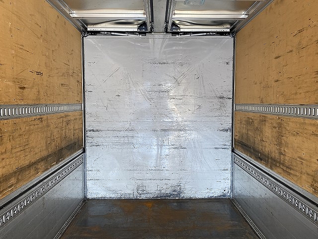 UDトラックスクオンアルミウイング大型（10t）[写真22]