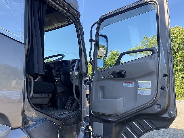 UDトラックスクオンアルミウイング大型（10t）[写真23]