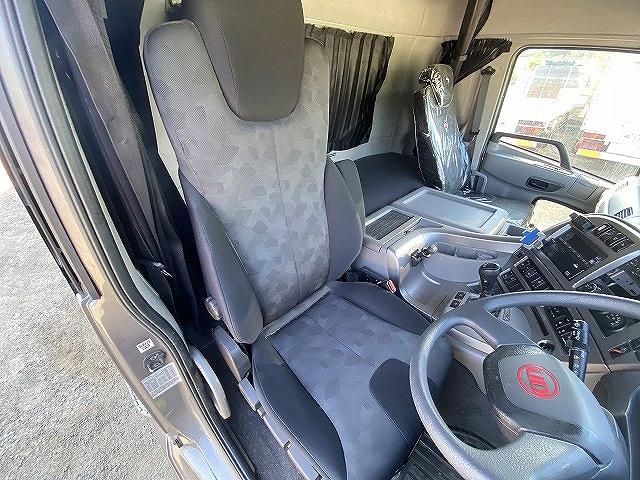 UDトラックスクオンアルミウイング大型（10t）[写真25]