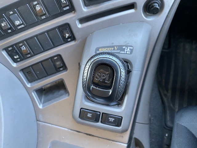 UDトラックスクオンアルミウイング大型（10t）[写真28]