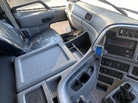 UDトラックスクオンアルミウイング大型（10t）[写真30]