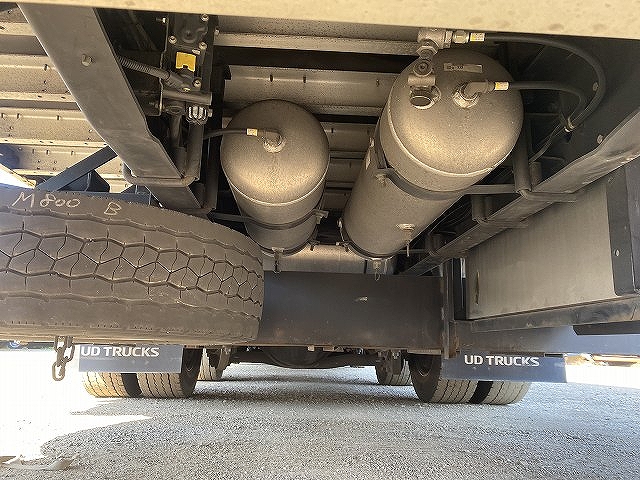 UDトラックスクオンアルミウイング大型（10t）[写真36]