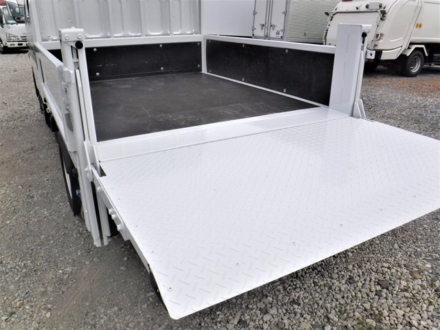 三菱ふそうキャンターダブルキャブ（Wキャブ）小型（2t・3t）[写真10]