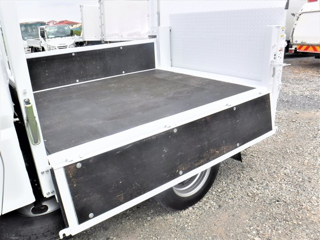 三菱ふそうキャンターダブルキャブ（Wキャブ）小型（2t・3t）[写真12]