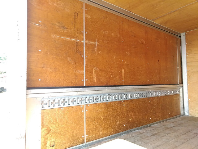 いすゞエルフアルミウイング小型（2t・3t）[写真13]