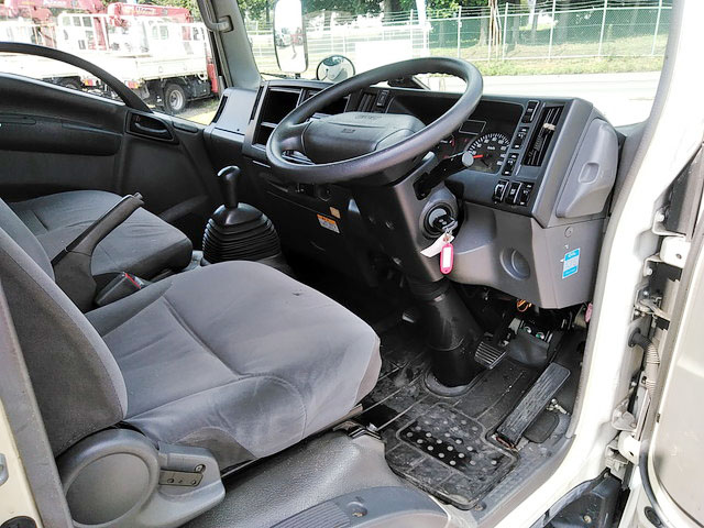 いすゞエルフアルミウイング小型（2t・3t）[写真33]