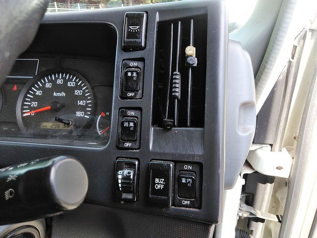 いすゞエルフアルミウイング小型（2t・3t）[写真37]