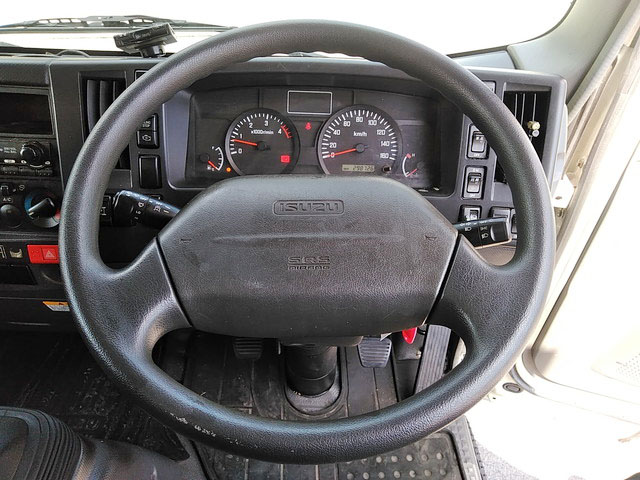 いすゞエルフアルミウイング小型（2t・3t）[写真38]