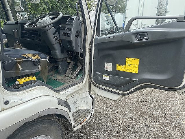 三菱ふそうファイターコンテナ専用車中型（4t）[写真16]