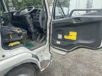 三菱ふそうファイターコンテナ専用車中型（4t）[写真16]