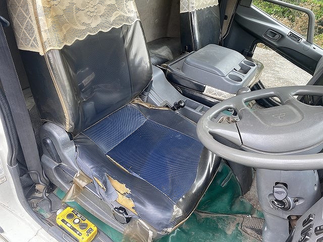 三菱ふそうファイターコンテナ専用車中型（4t）[写真21]