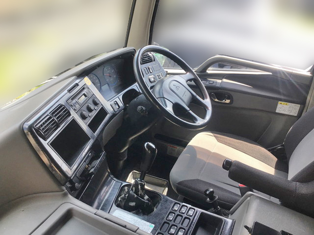 三菱ふそうスーパーグレートダンプ大型（10t）[写真27]