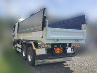 三菱ふそうスーパーグレートダンプ大型（10t）[写真02]