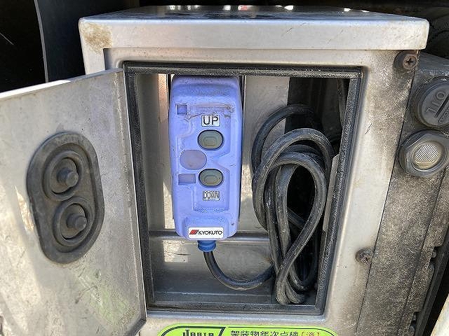 いすゞエルフダブルキャブ（Wキャブ）小型（2t・3t）[写真15]