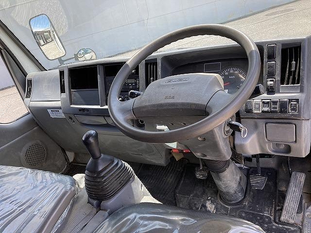 いすゞエルフダブルキャブ（Wキャブ）小型（2t・3t）[写真28]