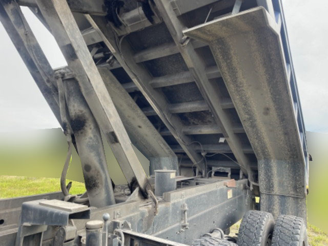 いすゞギガダンプ大型（10t）[写真08]