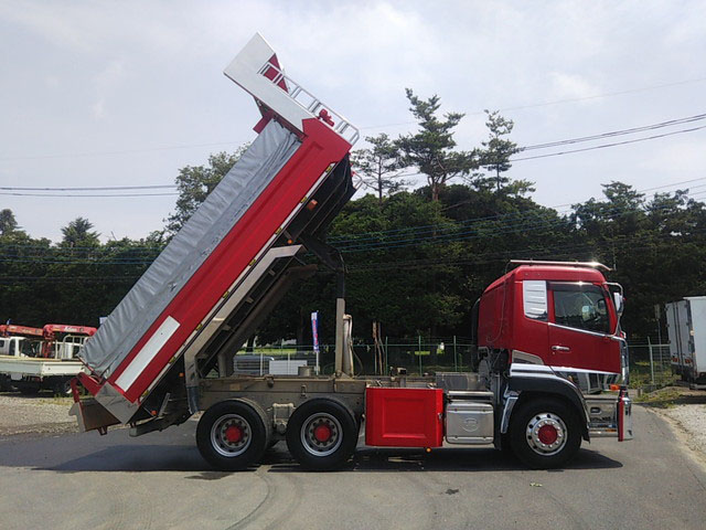 UDトラックスクオンダンプ大型（10t）[写真11]
