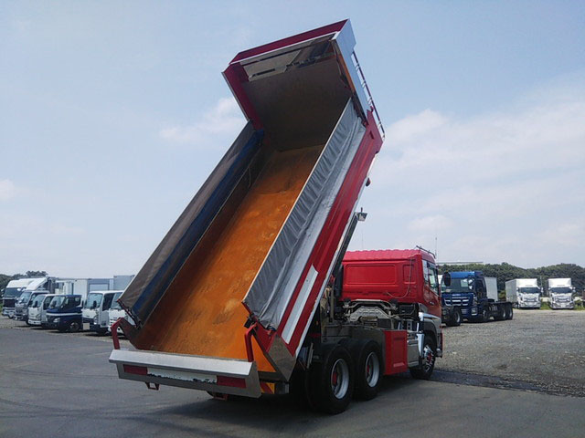 UDトラックスクオンダンプ大型（10t）[写真14]