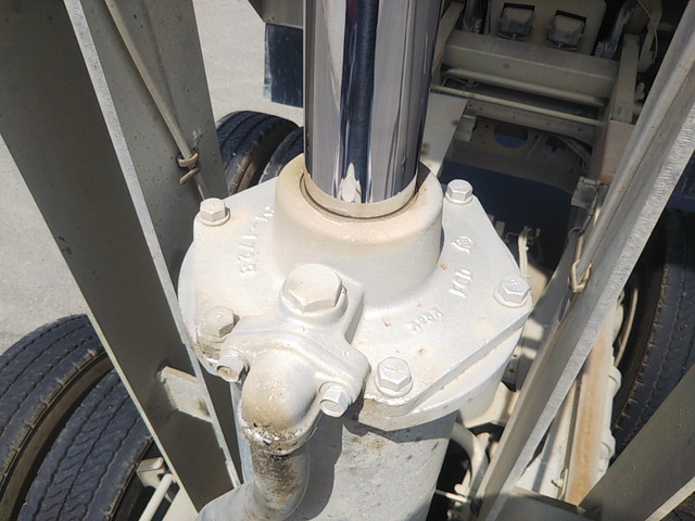 UDトラックスクオンダンプ大型（10t）[写真17]