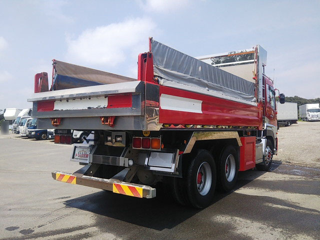 UDトラックスクオンダンプ大型（10t）[写真02]