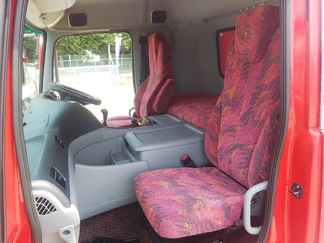 UDトラックスクオンダンプ大型（10t）[写真29]