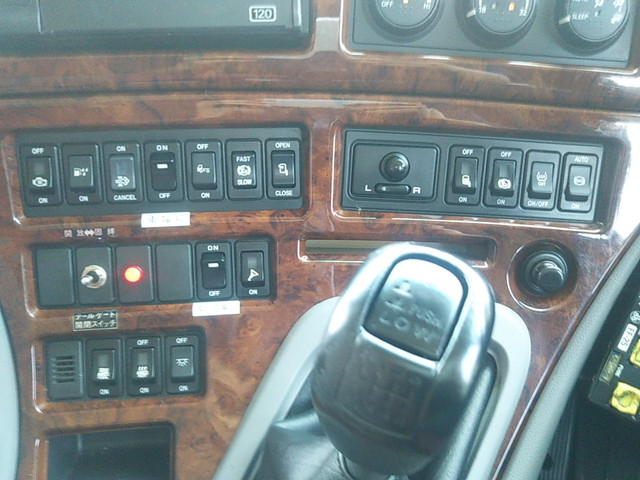 UDトラックスクオンダンプ大型（10t）[写真37]