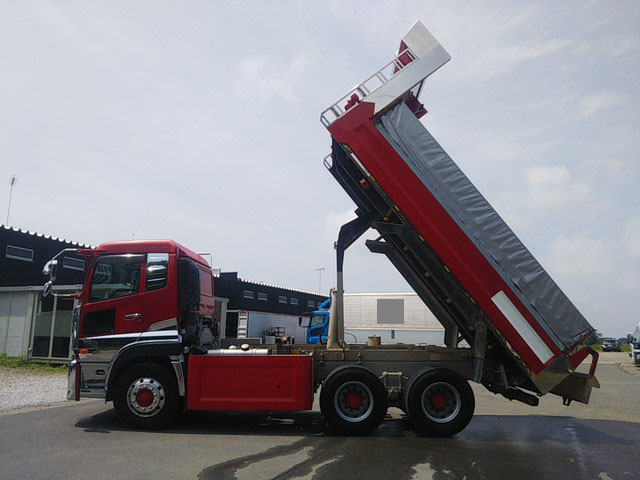 UDトラックスクオンダンプ大型（10t）[写真09]