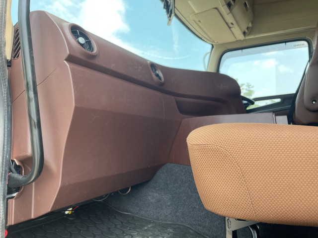 日野プロフィアアルミウイング大型（10t）[写真28]