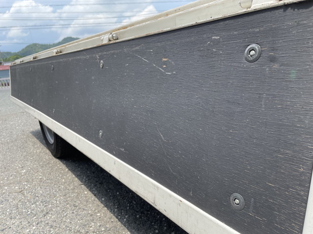 いすゞエルフ平ボディ小型（2t・3t）[写真10]