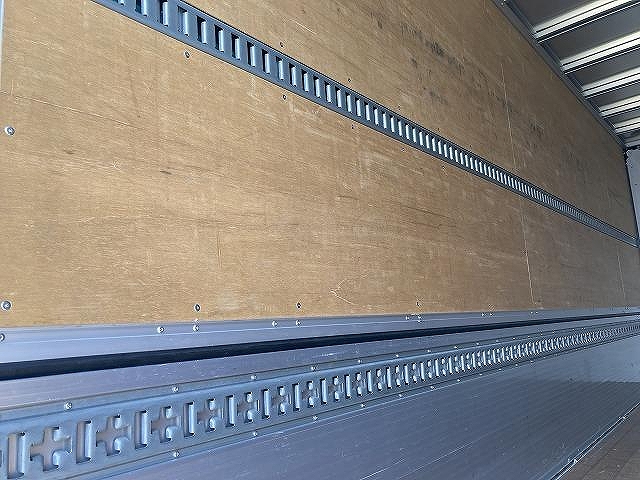 日野レンジャーアルミウイング中型（4t）[写真14]