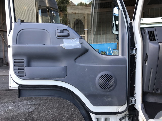 いすゞエルフ平ボディ小型（2t・3t）[写真22]