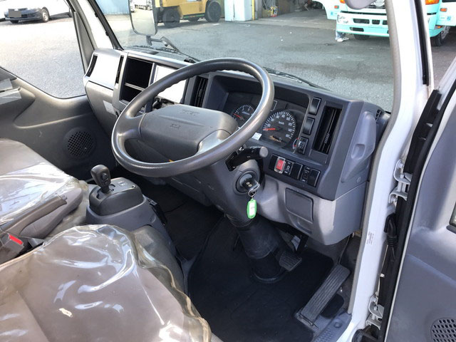 いすゞエルフ平ボディ小型（2t・3t）[写真27]