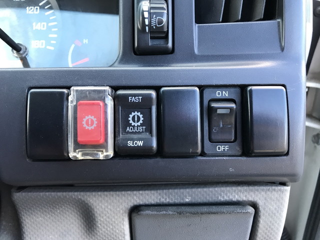 いすゞエルフ平ボディ小型（2t・3t）[写真32]