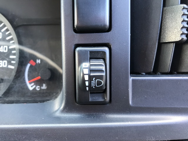 いすゞエルフ平ボディ小型（2t・3t）[写真33]