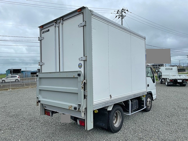 いすゞエルフパネルバン小型（2t・3t）[写真02]