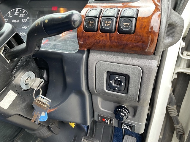 いすゞエルフパネルバン小型（2t・3t）[写真24]