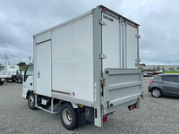 いすゞエルフパネルバン小型（2t・3t）[写真04]