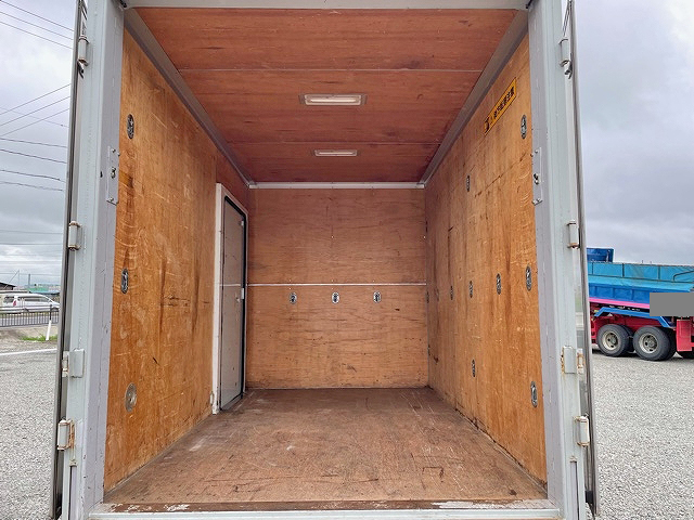 いすゞエルフパネルバン小型（2t・3t）[写真08]